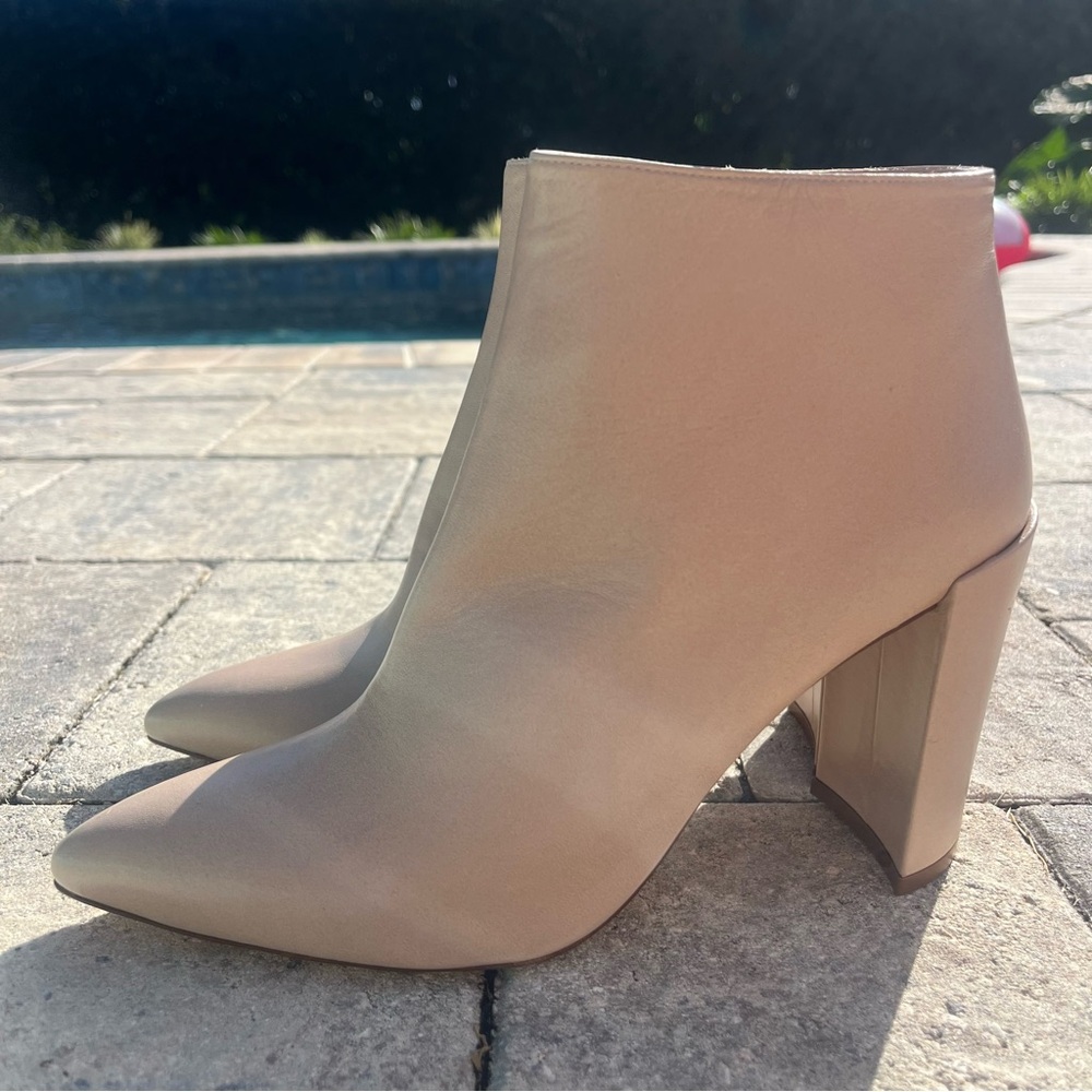 Stuart Weitzman Nude Heeled Boots size 10 - Picture 5 of 16